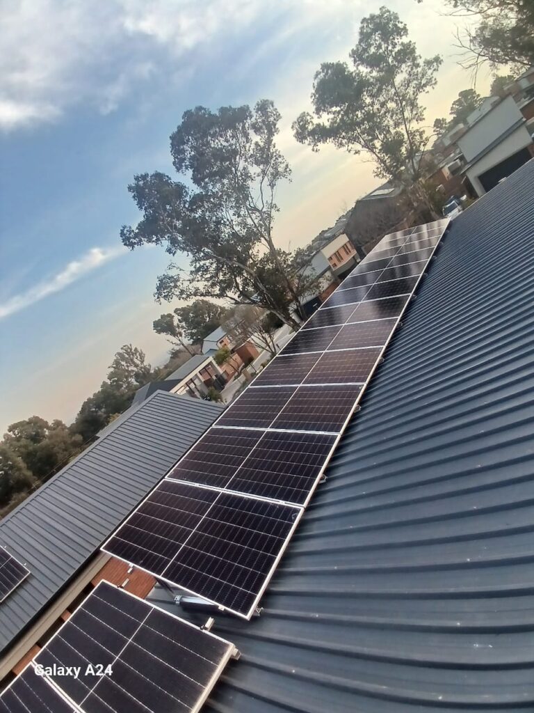 RealVibe Hybrid Solar